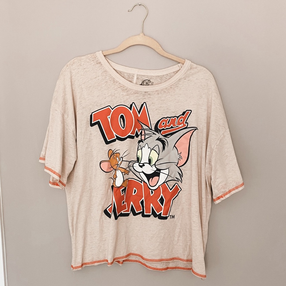 Tom and Jerry T-shirt! 🤍